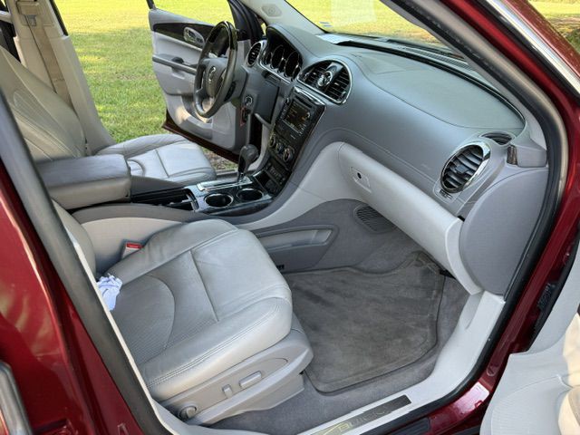 2017 Buick Enclave Image 12