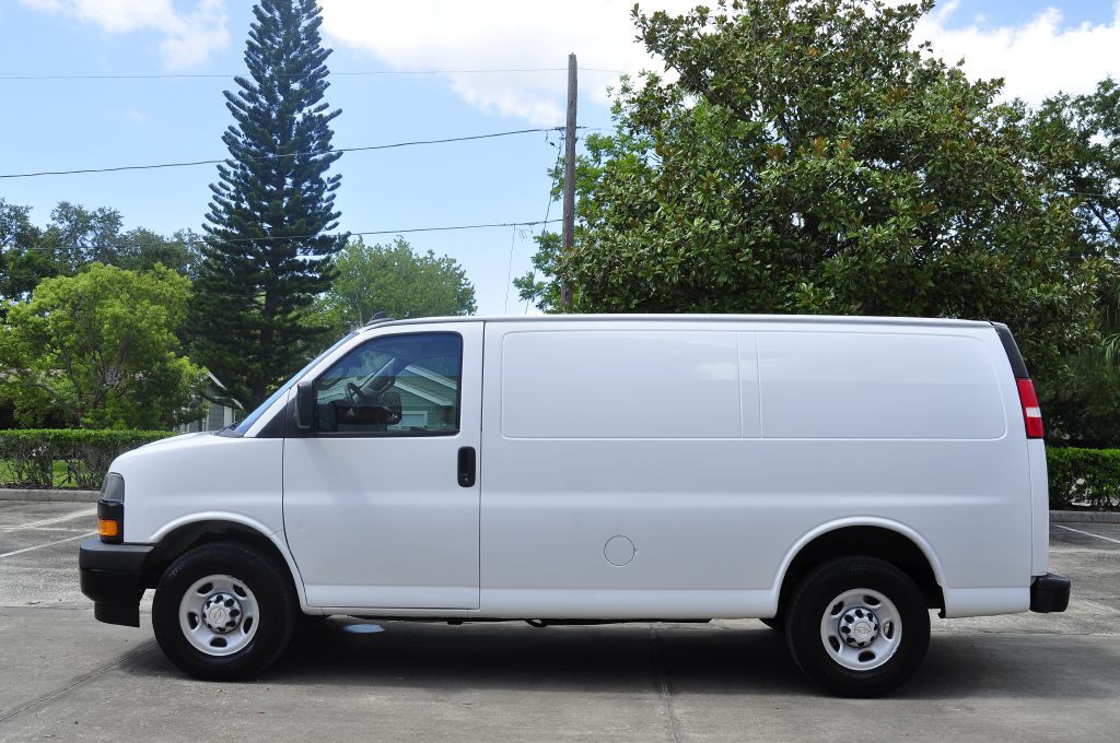 2020 Chevrolet Express Image 3