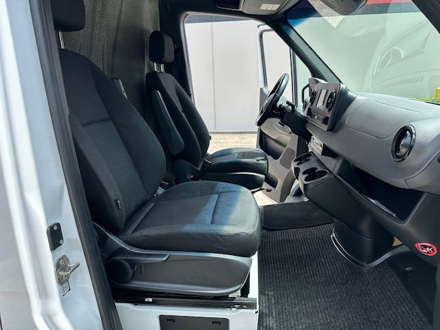 2022 Mercedes-Benz Sprinter Image 29