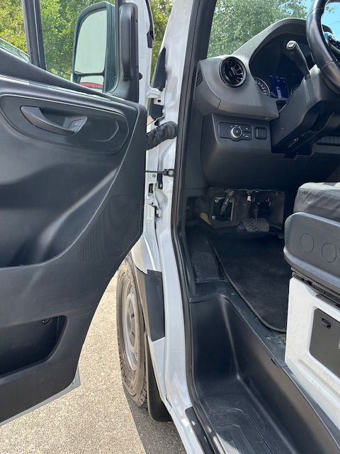 2022 Mercedes-Benz Sprinter Image 32