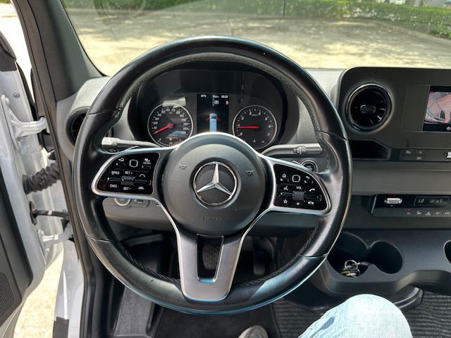 2022 Mercedes-Benz Sprinter Image 35