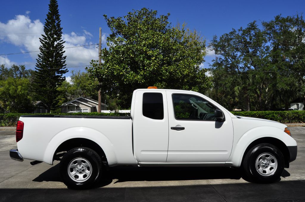 2015 Nissan Frontier Image 4
