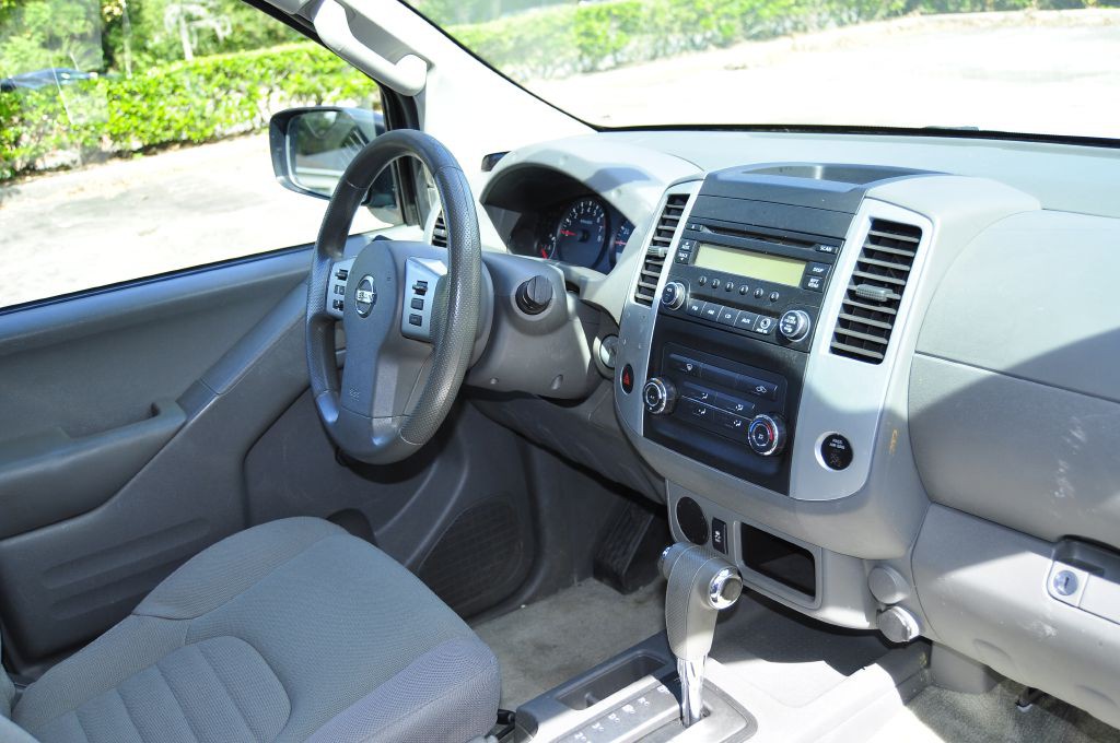2015 Nissan Frontier Image 12