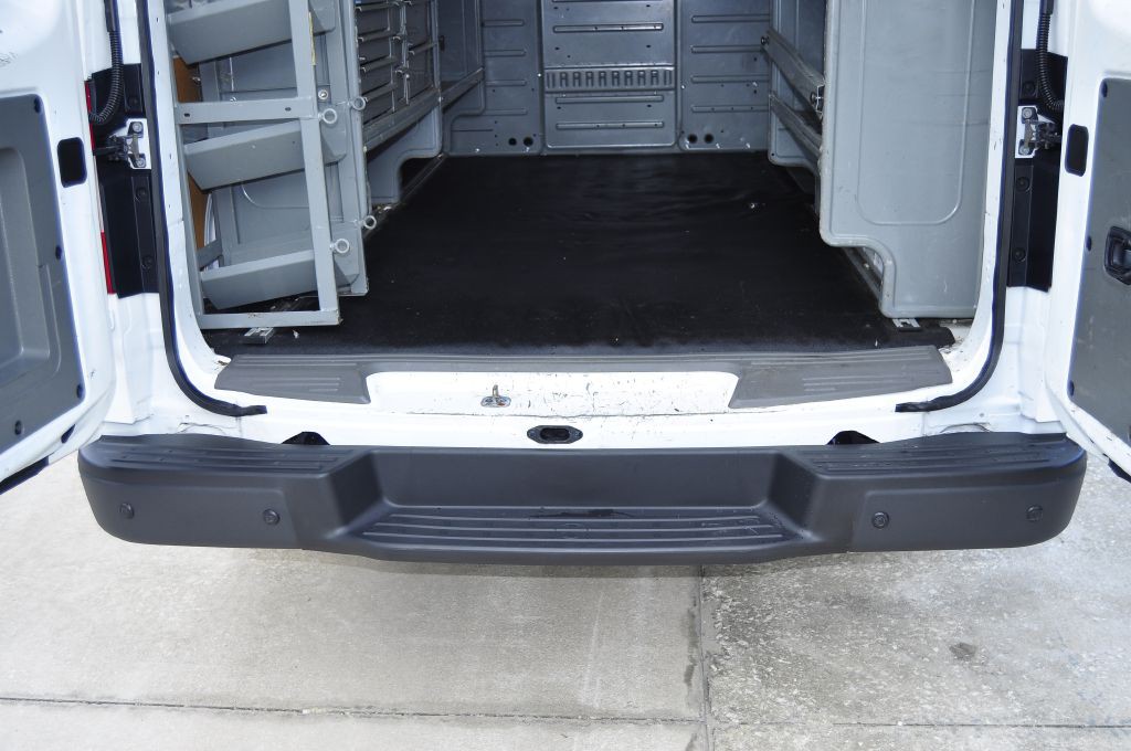 2018 Nissan NV Image 9