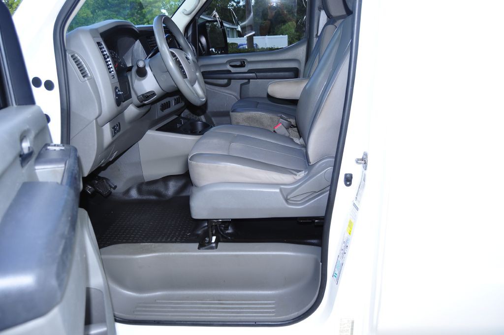 2018 Nissan NV Image 12