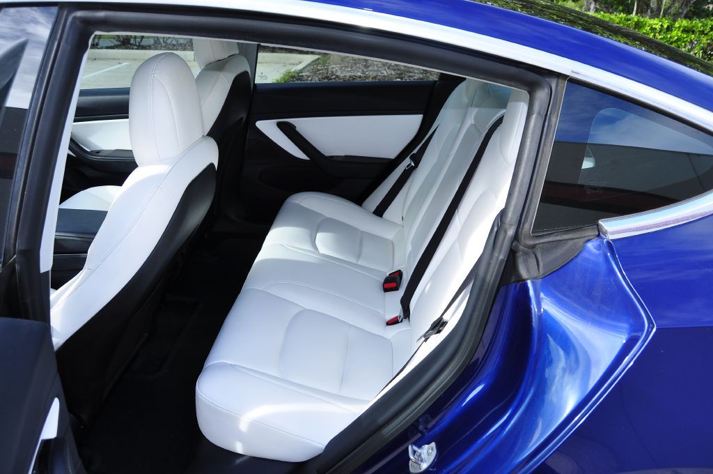 2020 Tesla Model 3 Image 11