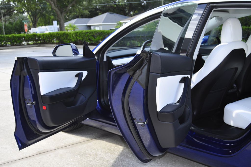 2020 Tesla Model 3 Image 14