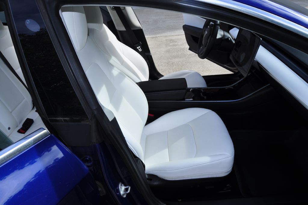 2020 Tesla Model 3 Image 15