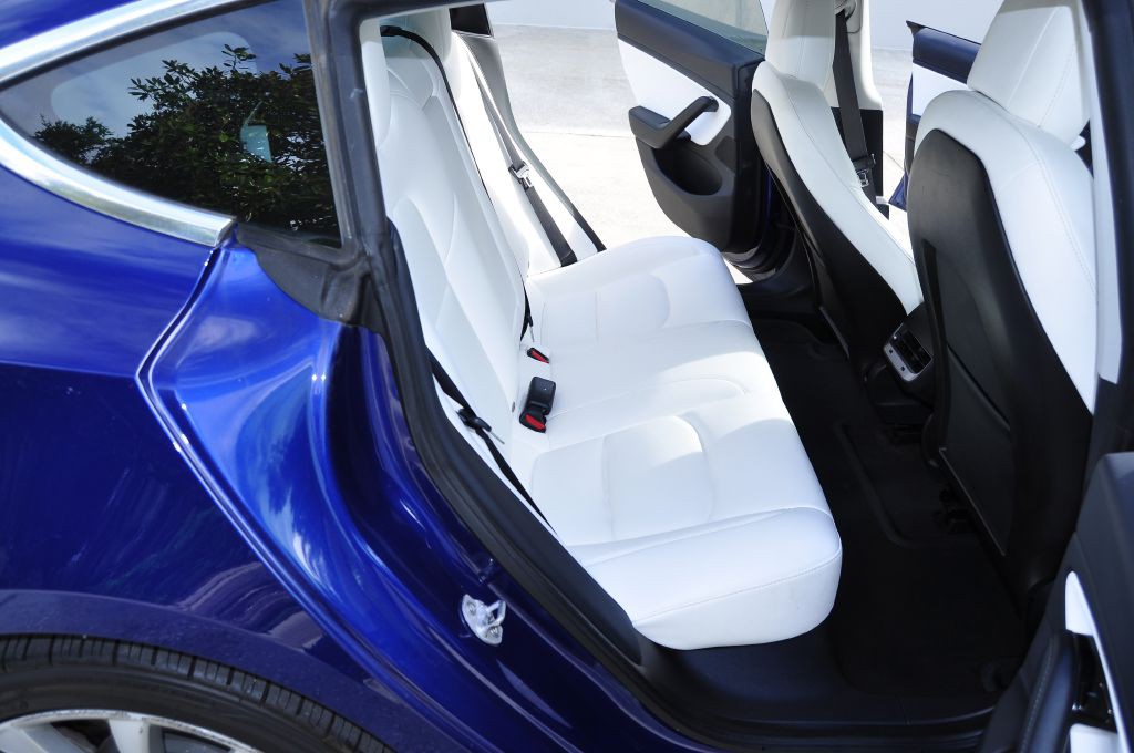 2020 Tesla Model 3 Image 17