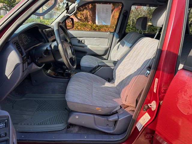 1998 Toyota 4Runner Image 12