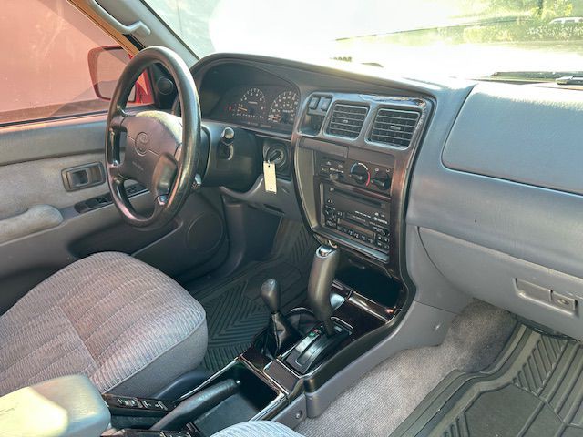 1998 Toyota 4Runner Image 16