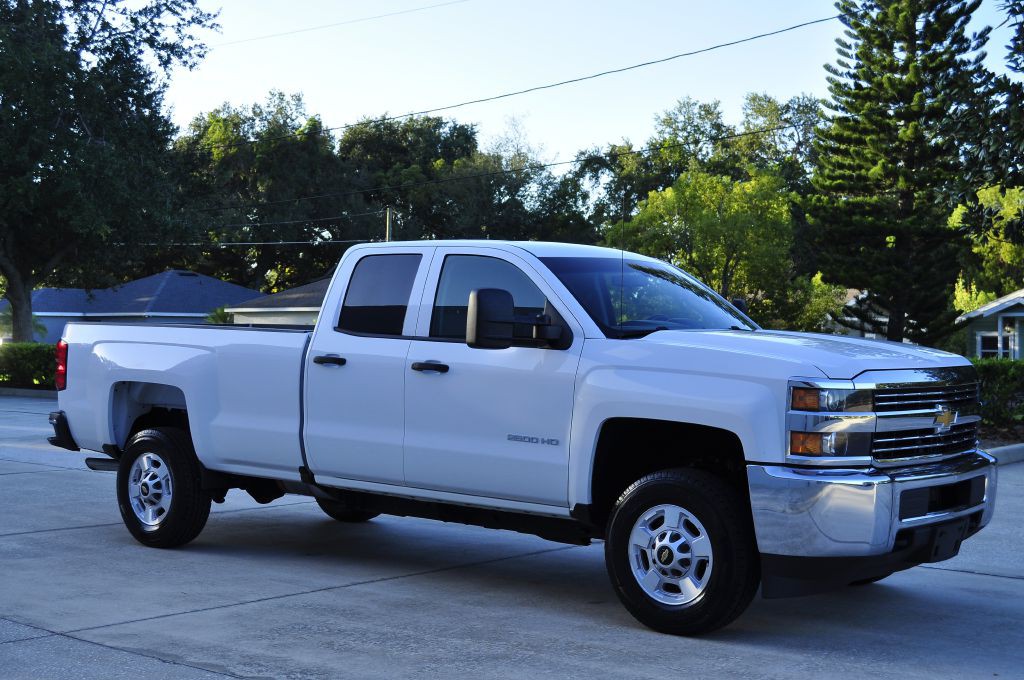 2017 Chevrolet Silverado 1500 Image 2