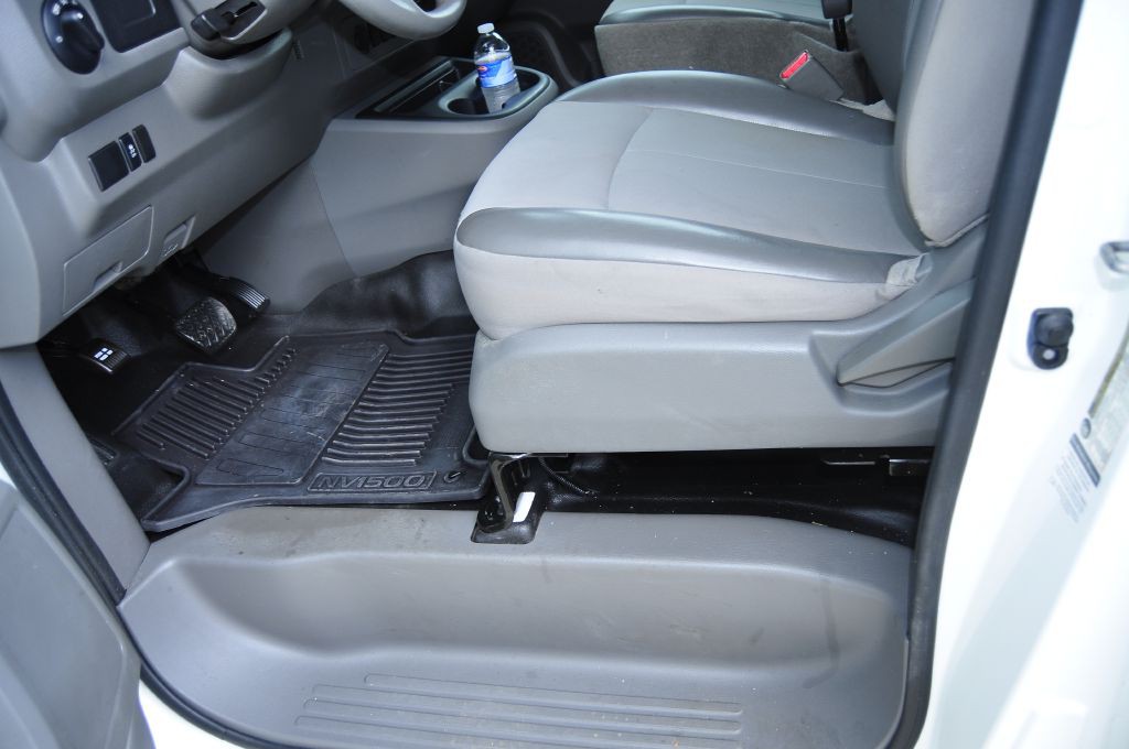 2018 Nissan NV Image 18