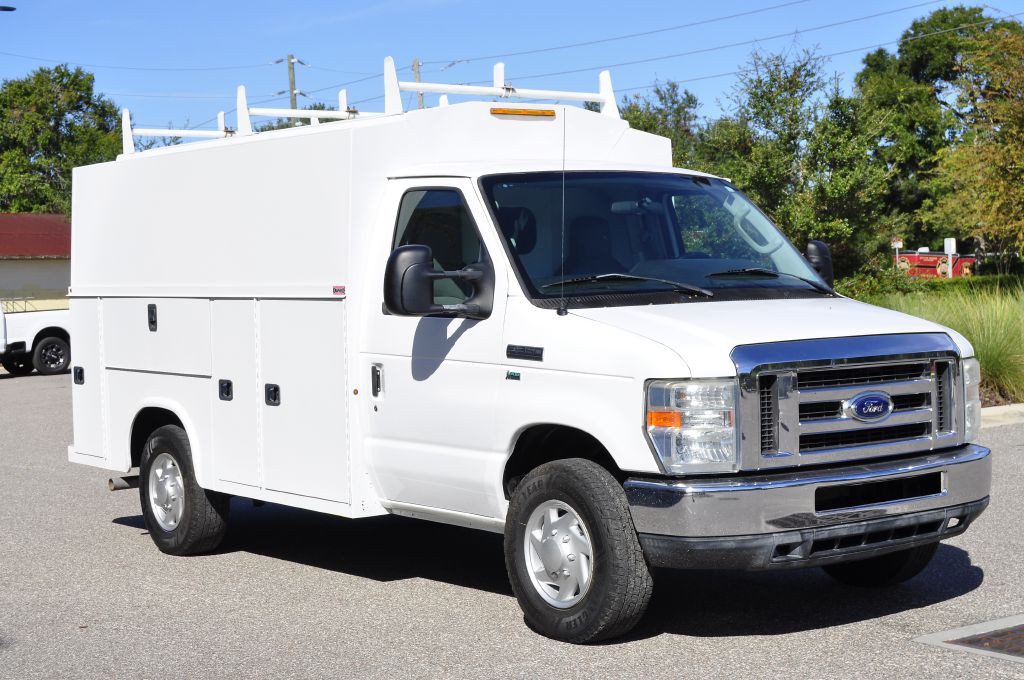 2016 Ford Econoline Image 2