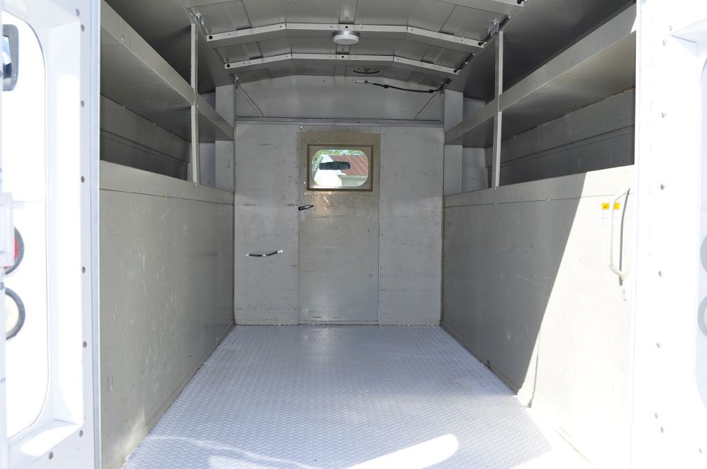 2016 Ford Econoline Image 11