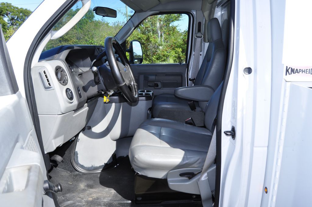 2016 Ford Econoline Image 13