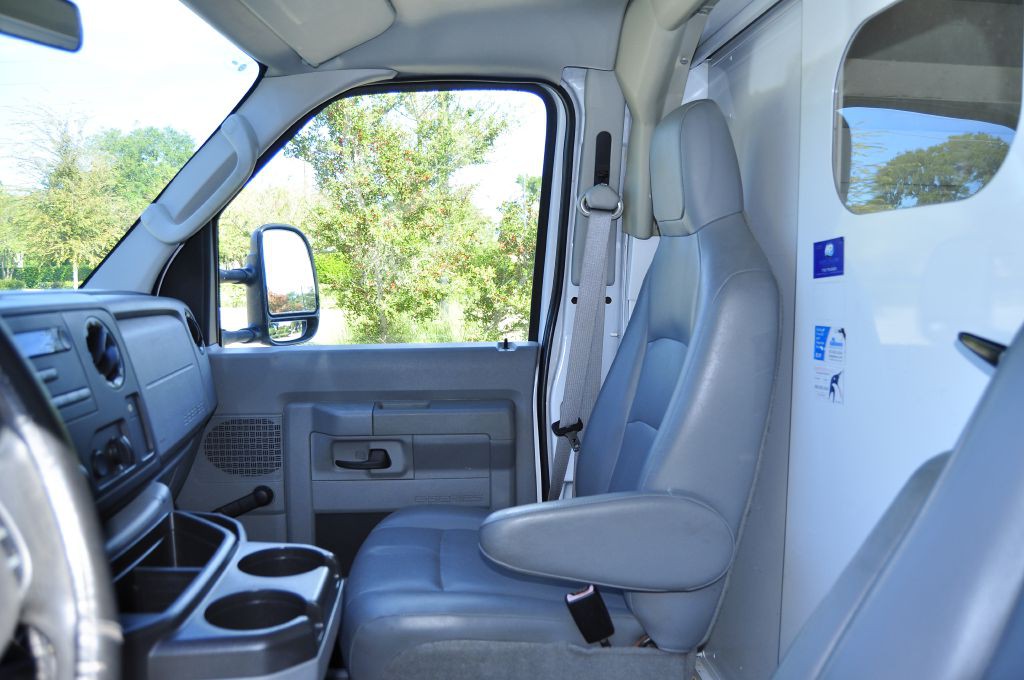 2016 Ford Econoline Image 15