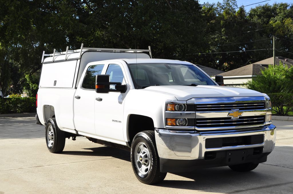 2017 Chevrolet Silverado 1500 Image 2