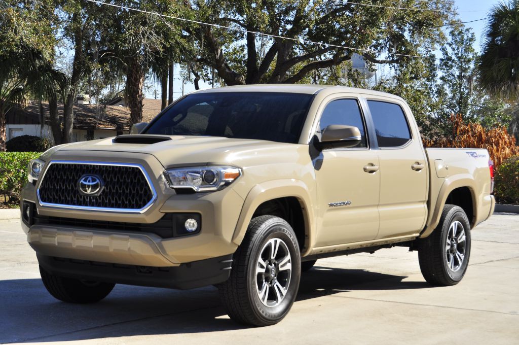 2019 Toyota Tacoma Image 1