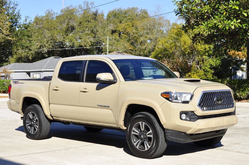 2019 Toyota Tacoma Image 2