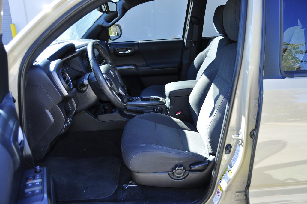 2019 Toyota Tacoma Image 17