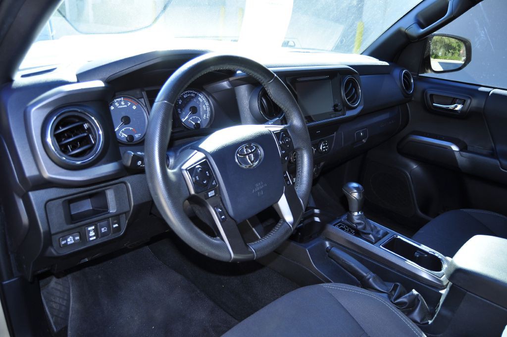 2019 Toyota Tacoma Image 19