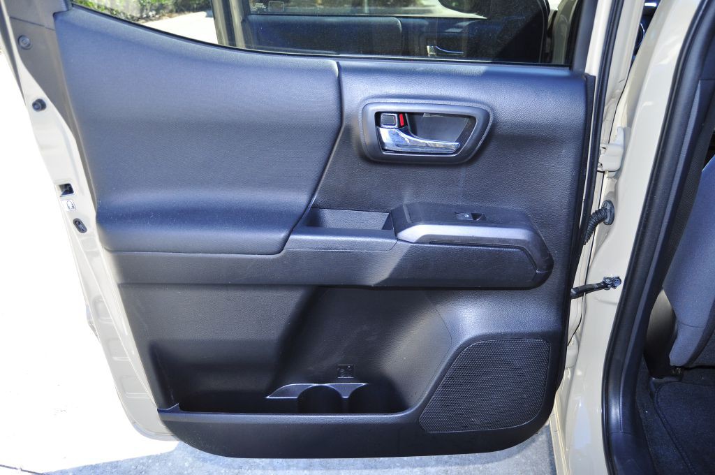 2019 Toyota Tacoma Image 25