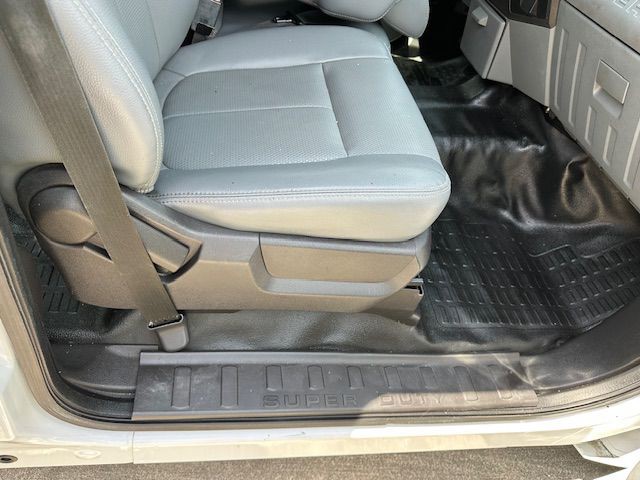 2015 Ford F-350 Image 24