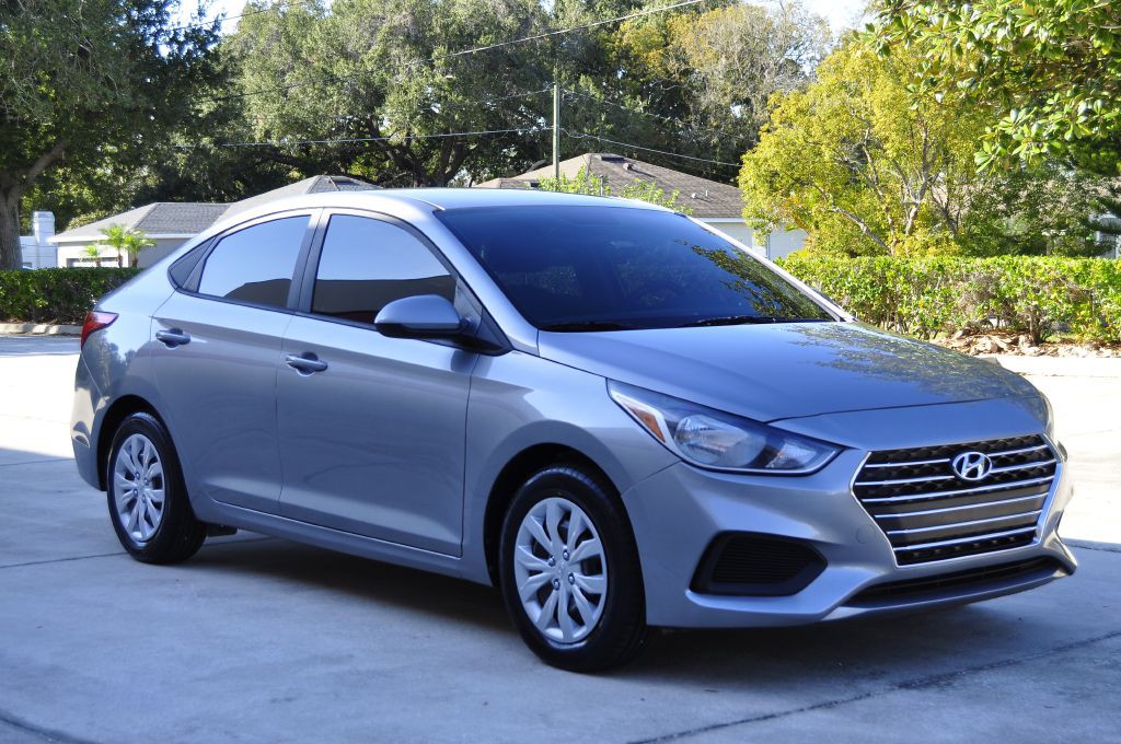 2022 Hyundai Accent Image 2