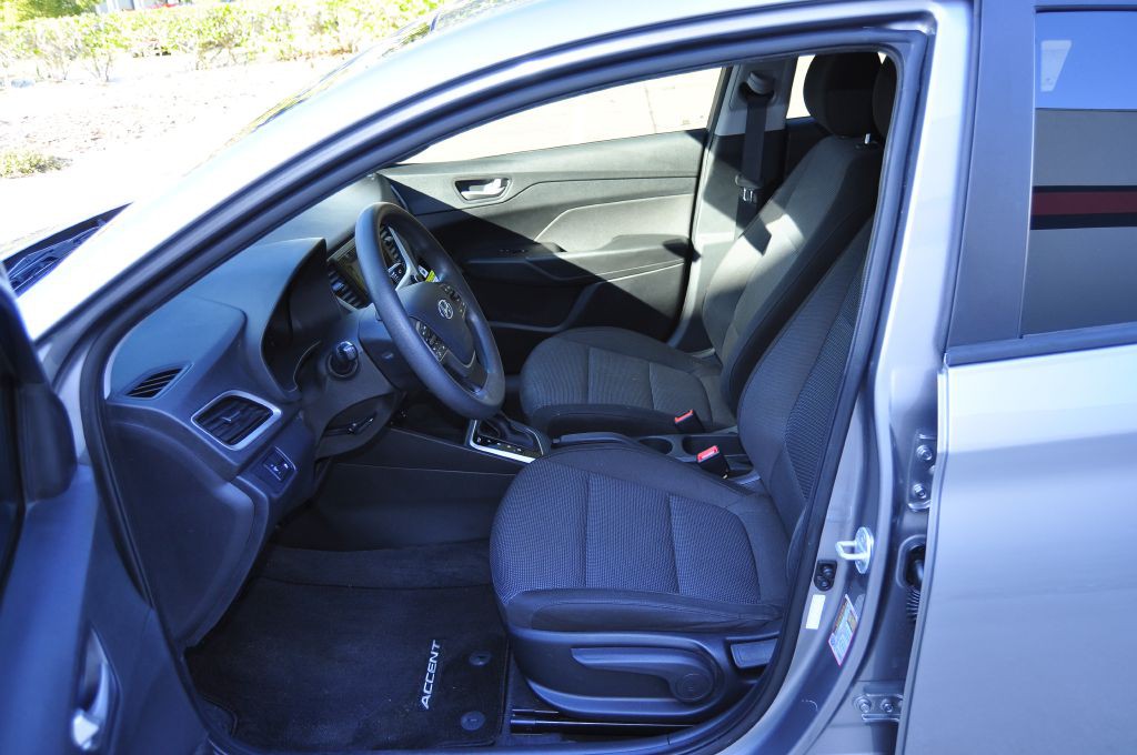 2022 Hyundai Accent Image 9