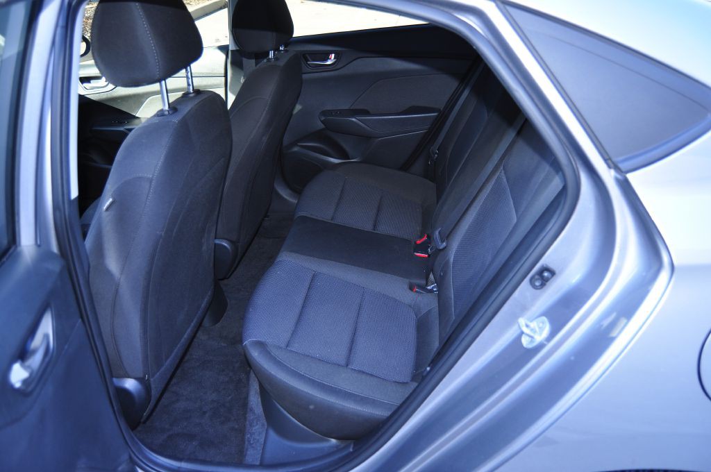 2022 Hyundai Accent Image 10