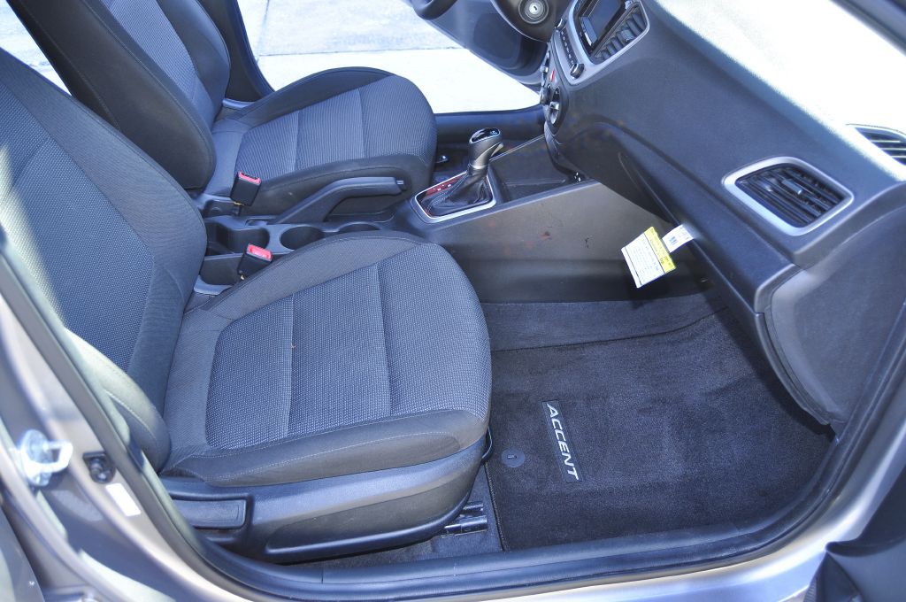 2022 Hyundai Accent Image 14