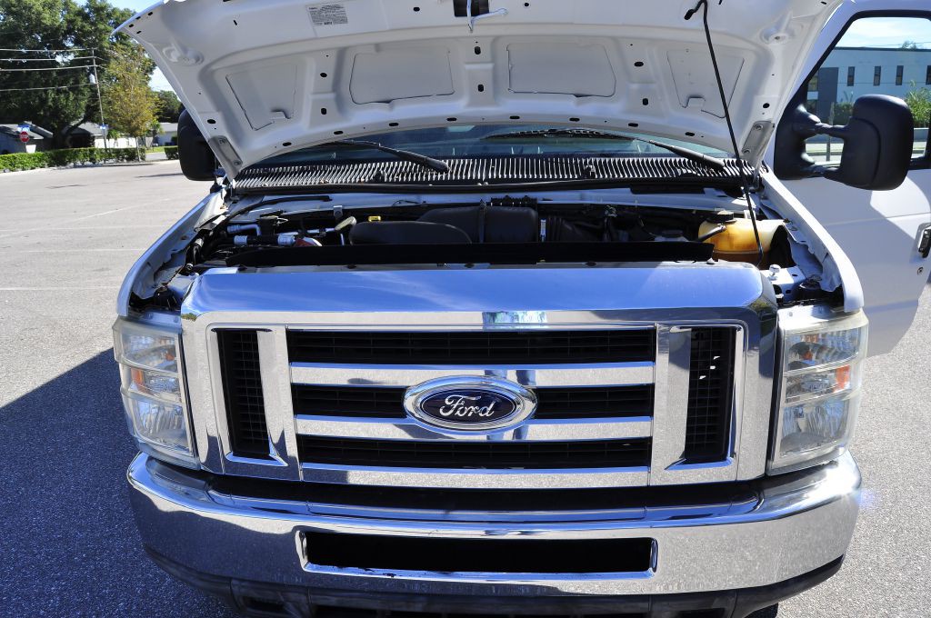 2014 Ford Econoline Image 17