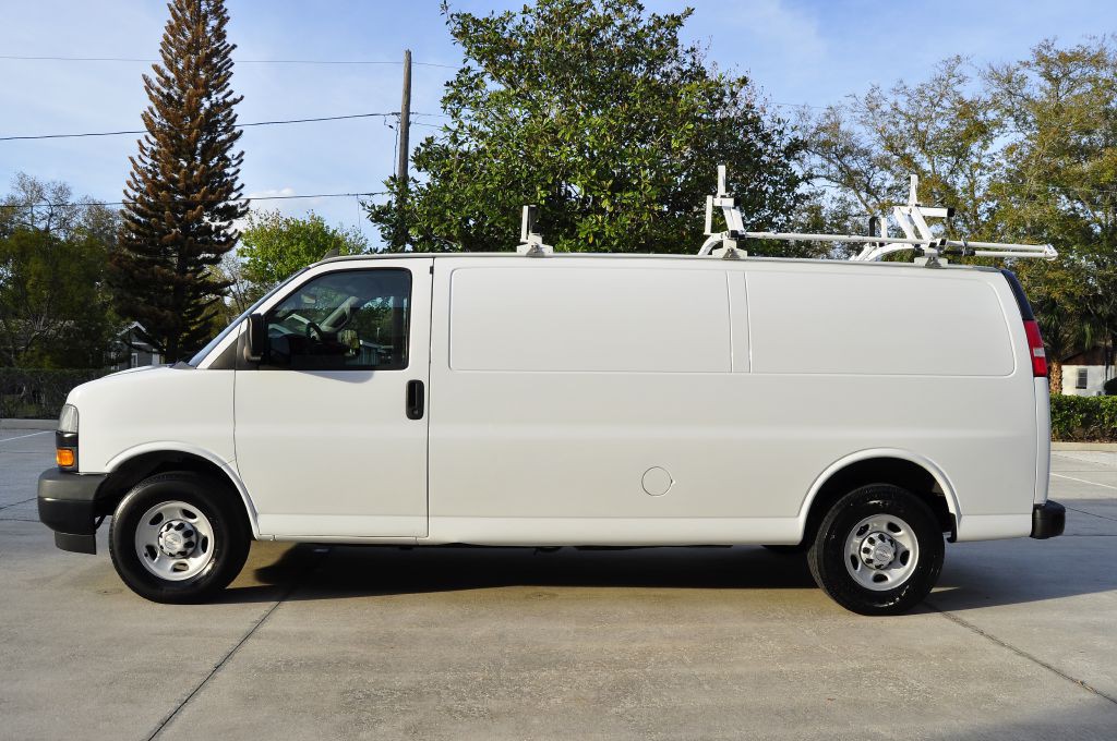 2019 Chevrolet Express Image 3