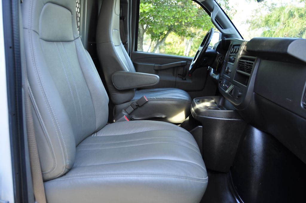 2019 Chevrolet Express Image 16