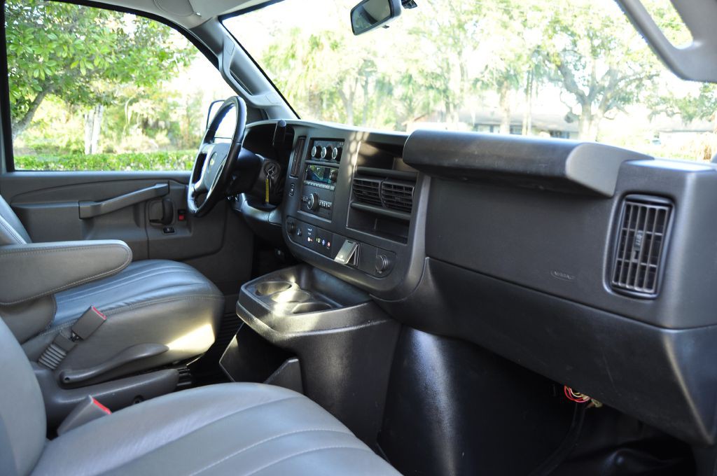 2019 Chevrolet Express Image 20