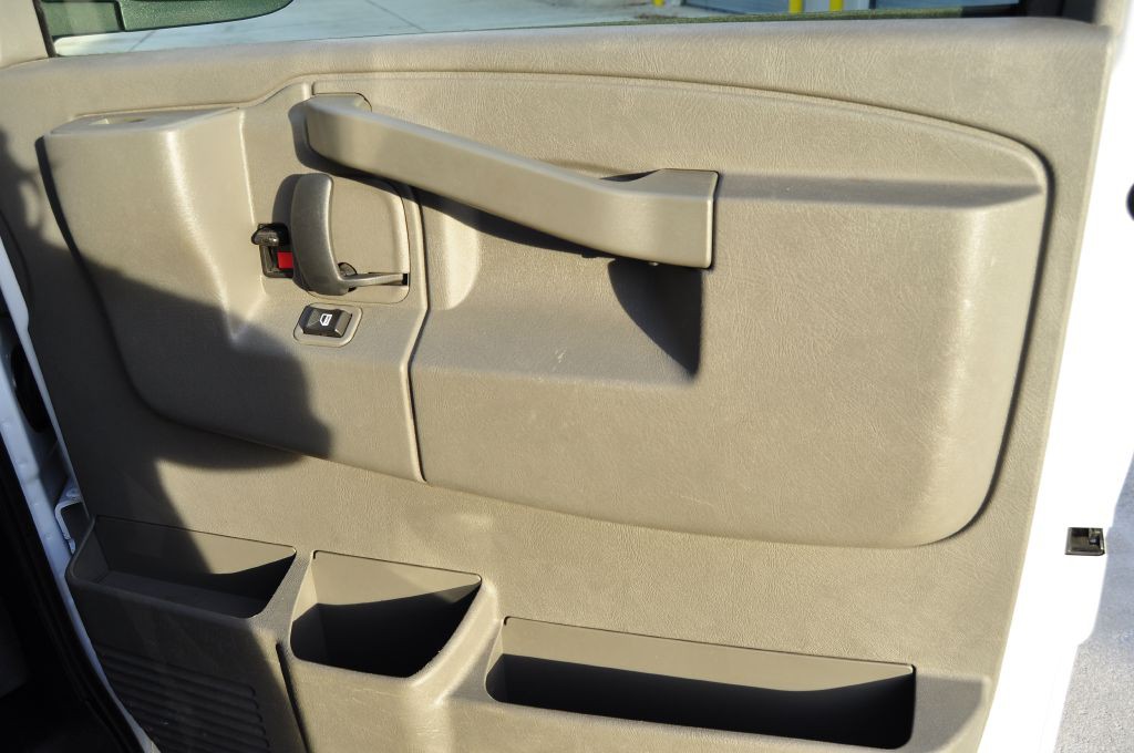 2019 Chevrolet Express Image 21