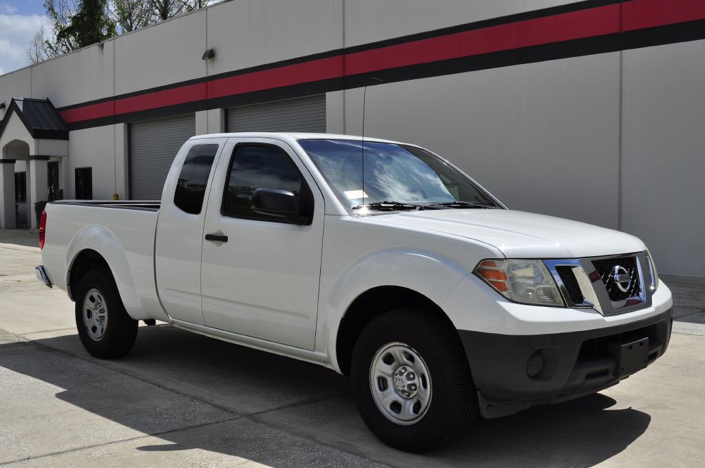 2014 Nissan Frontier Image 2