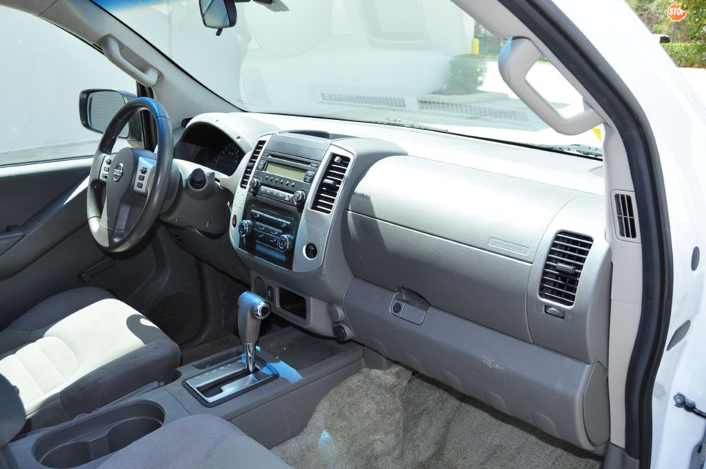 2014 Nissan Frontier Image 12