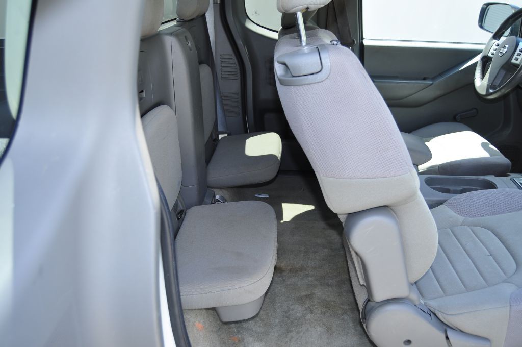 2014 Nissan Frontier Image 15