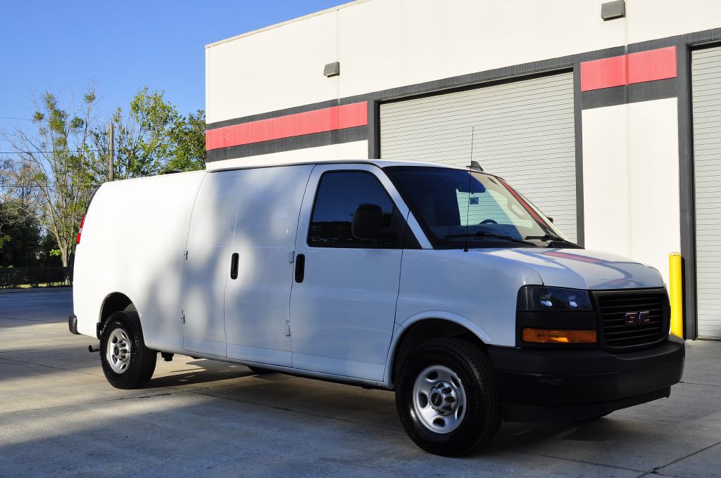 2023 GMC Savana Image 2