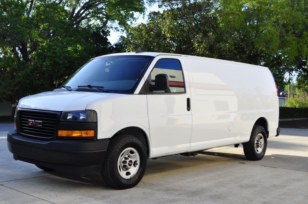 2023 GMC Savana Image 4