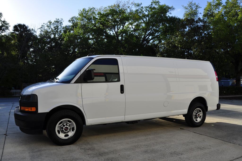 2023 GMC Savana Image 5