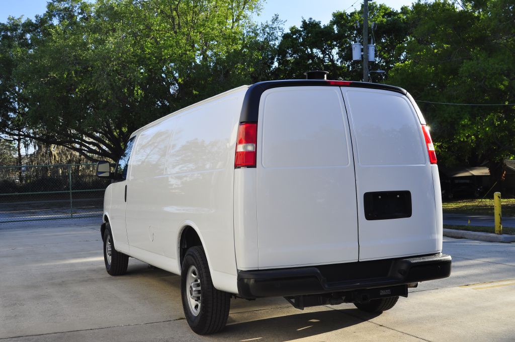 2023 GMC Savana Image 6