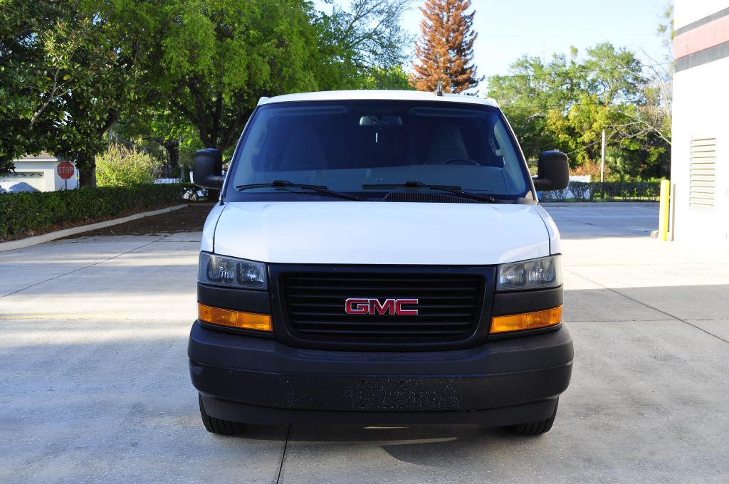 2023 GMC Savana Image 12