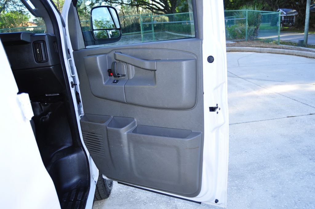 2023 GMC Savana Image 13