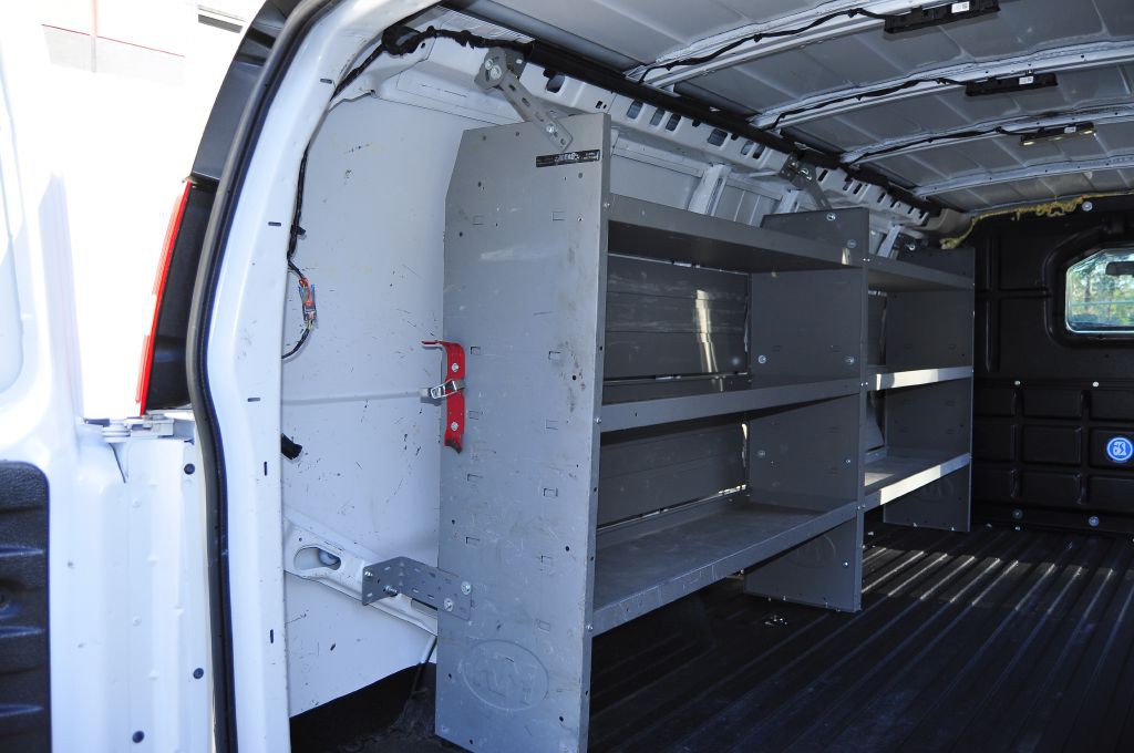 2023 GMC Savana Image 21