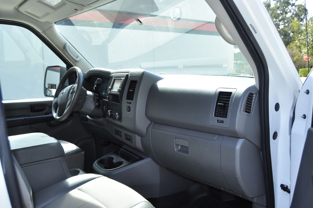 2016 Nissan NV Image 10
