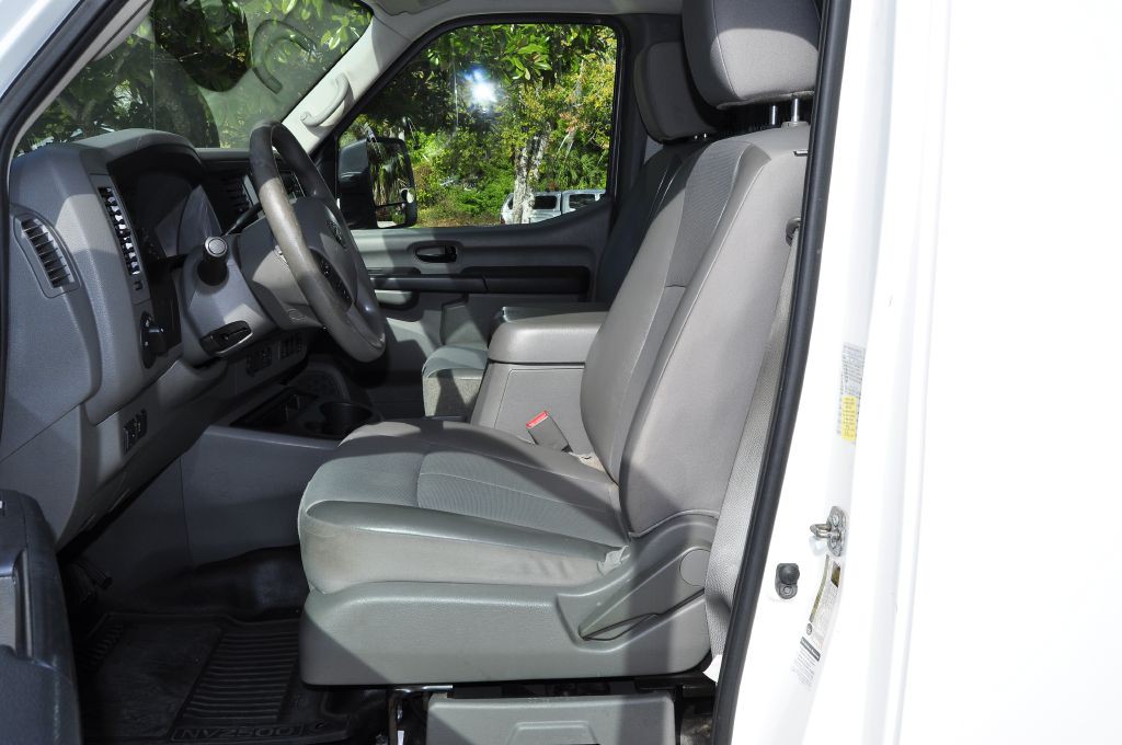 2016 Nissan NV Image 17