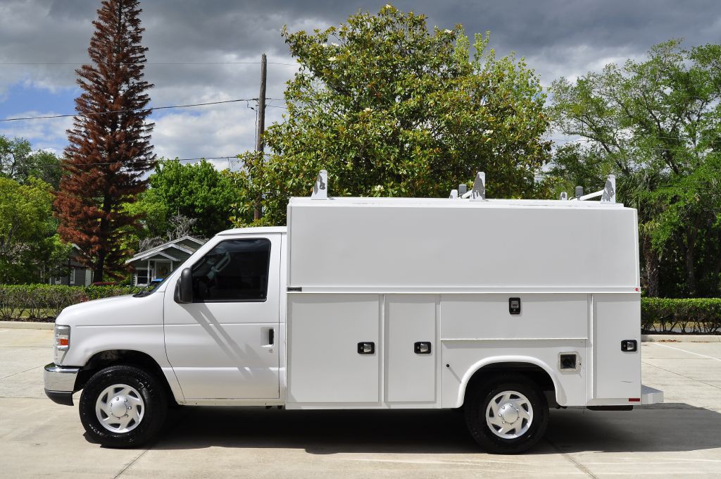 2017 Ford Econoline Image 3